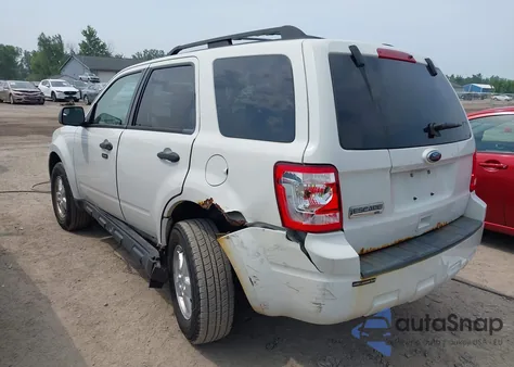 2010 Ford Escape Xlt z USA, uszkodzony, nr VIN 1FMCU0D70AKC30518